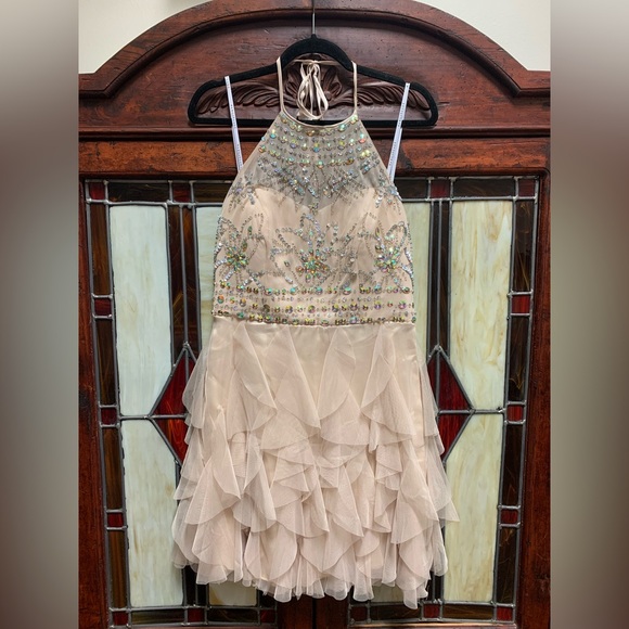 Masquerade Elegant Cream Dress - Picture 1 of 5